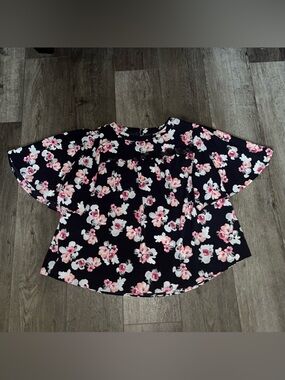 Lane Bryant Floral Lace Flutter Sleeve Blouse Size 28W